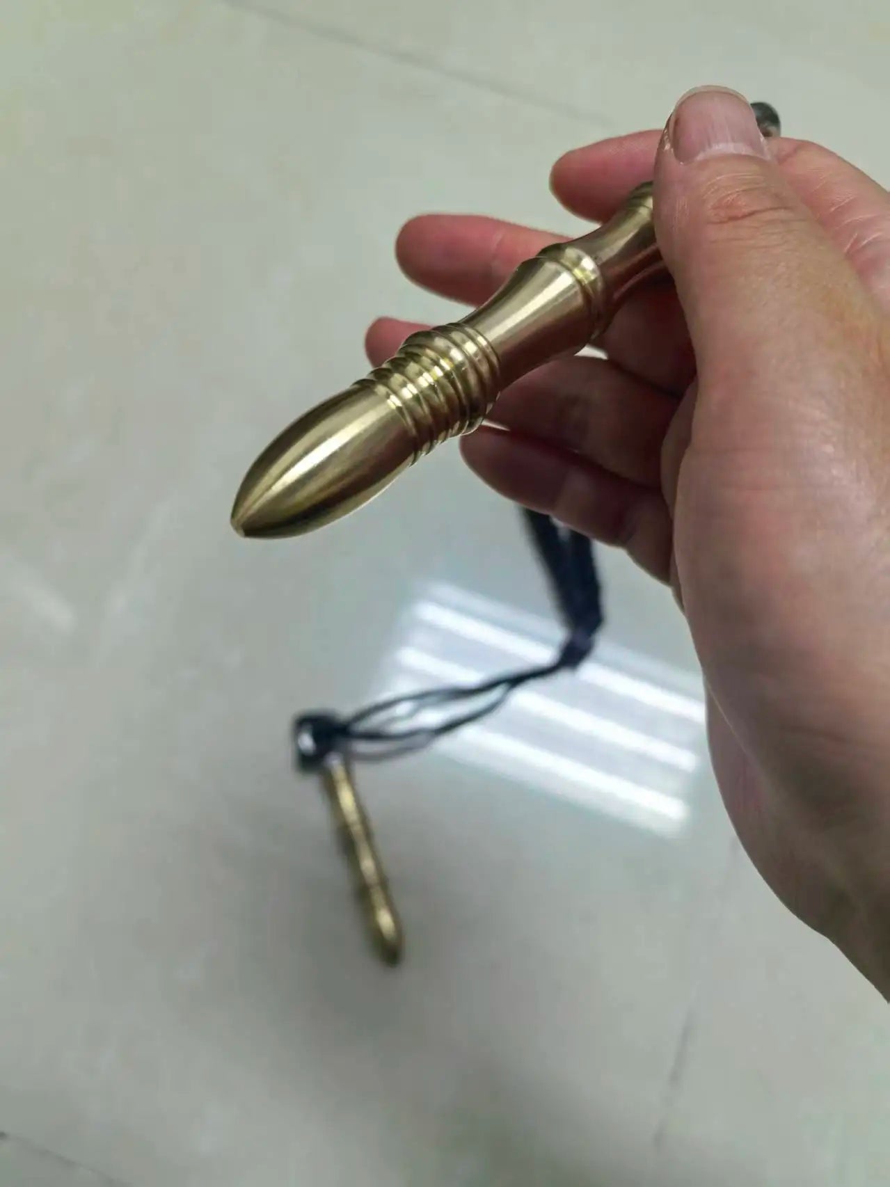 Mini marteau brise-vitre d'urgence