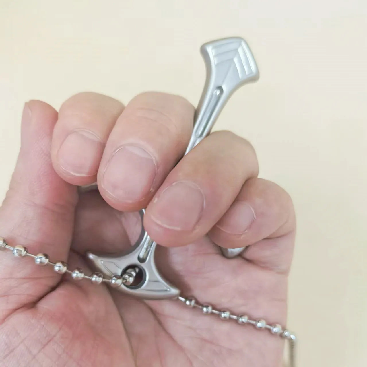 Collier d'auto-défense — Pendentif de sécurité EDC