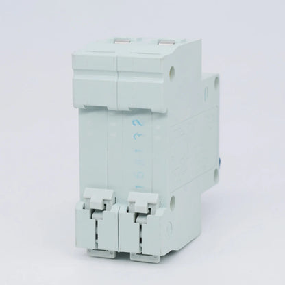 Disjoncteur DC MCB pour panneaux solaires photovoltaïques